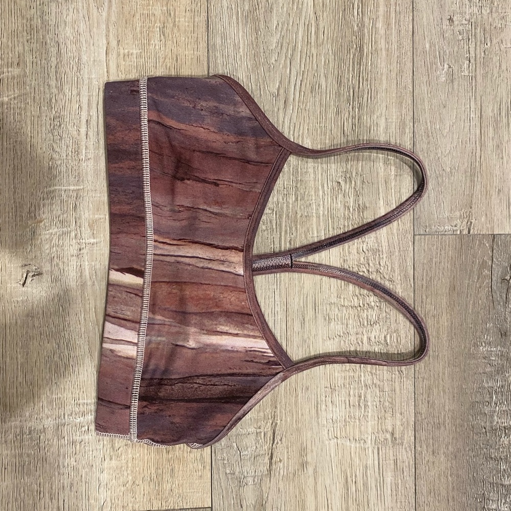 Lululemon sports bra; Size 2; perfect condition